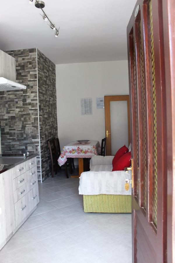 Laura'S Apartment Πόρετς Εξωτερικό φωτογραφία